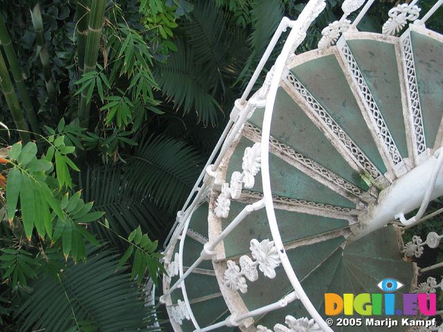 15372 Spiral staircase